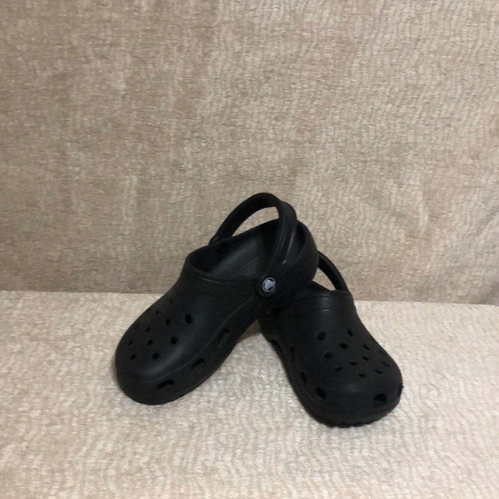 Black Crocs clogs